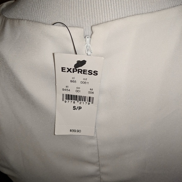 Express Tank Top - Picture 2 of 4